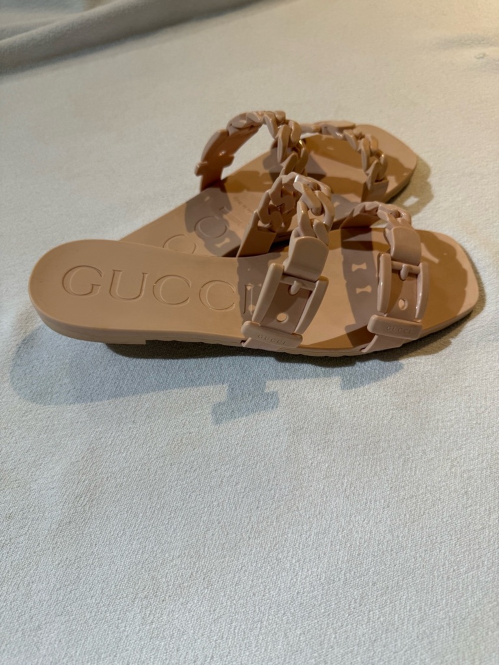 Gucci Beige Chain-Link Buckle Slide Sandals - Picture 5 of 16